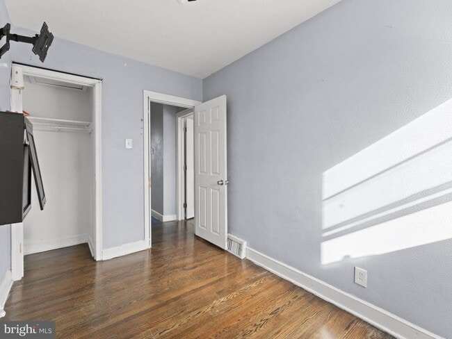 Building Photo - 6643 Algard St