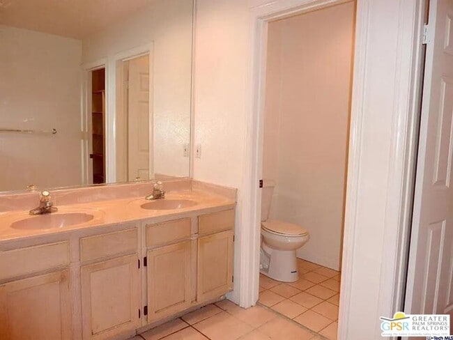 Building Photo - 1131 Campbell St