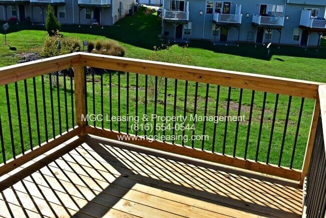 Building Photo - This Townhome Has Something for Everyone