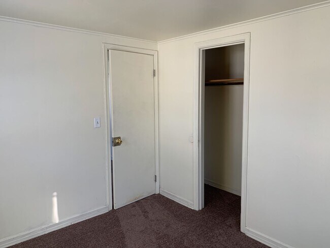 Building Photo - 1347 McKinley Ave