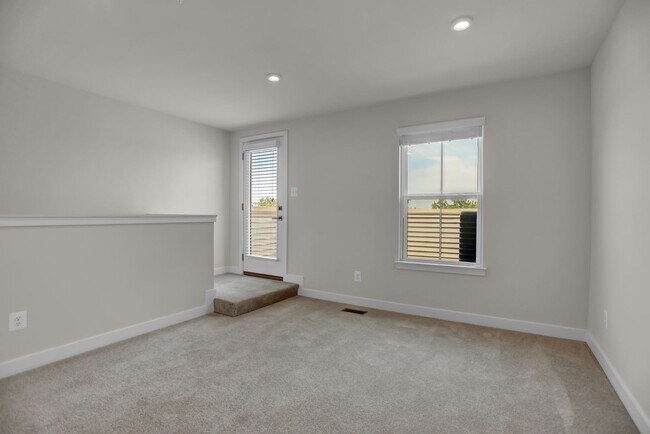 Building Photo - Luxury 4-Story Townhome with Rooftop Terrace!