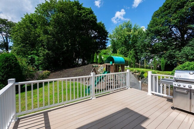 Building Photo - 14 Brattle Ln