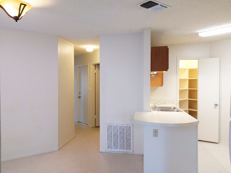 Dining, Hallway, Kitchen - 2521 Corian Glen Dr