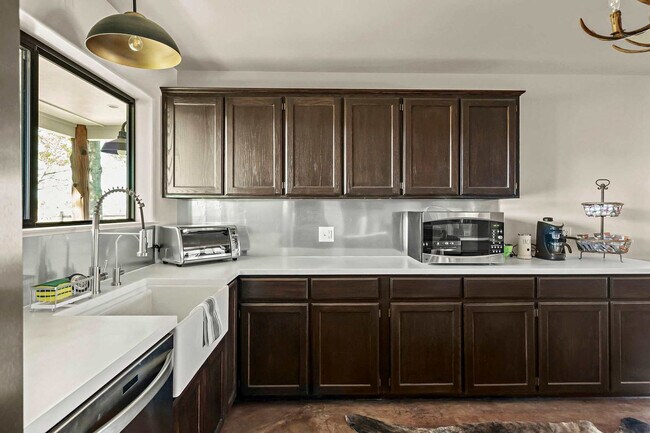 Building Photo - 1219 Sisterdale Rd