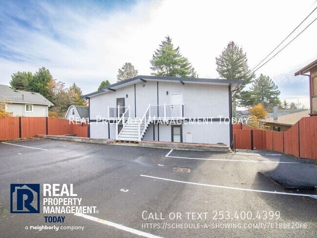 Building Photo - 1111 SW 148th St