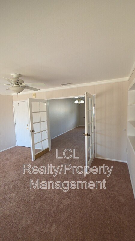 Building Photo - 27131 Pinehurst Rd