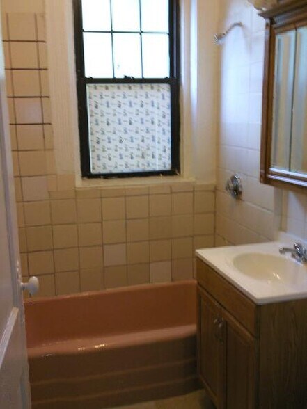 Building Photo - 1412 Commonwealth Ave