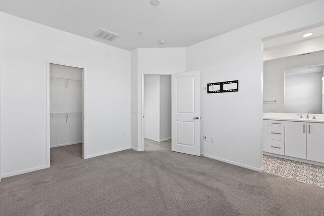 Building Photo - 4 bedroom - Pacific Ridge in Oceanside