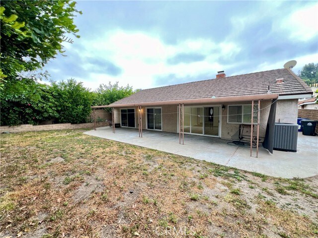 Building Photo - 1545 Meadow Glen Rd