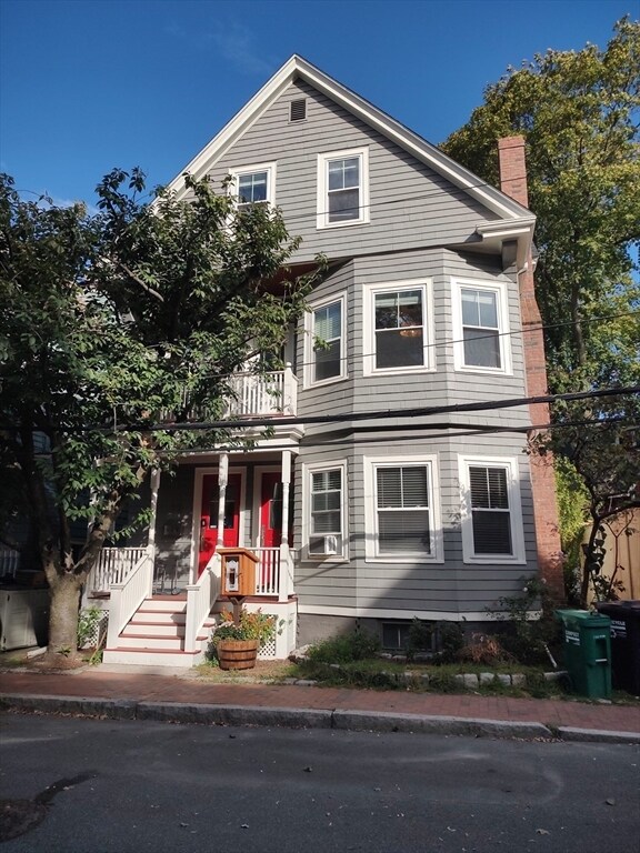 Building Photo - 18 Traymore St