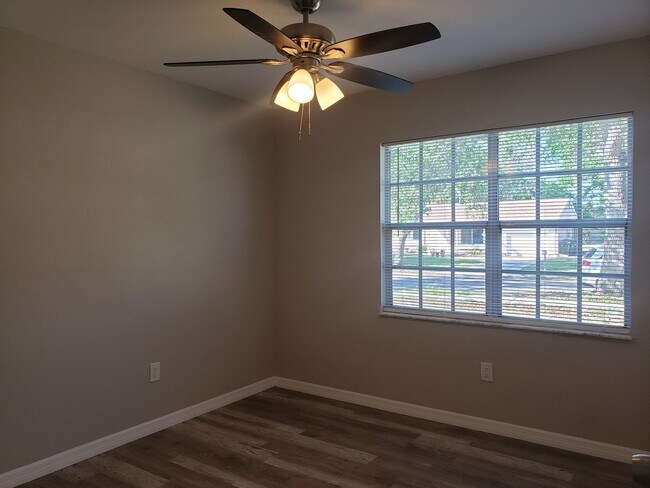 Building Photo - Annual Rental: Fully Remodeled! Charming Single-family Home with Single car garage