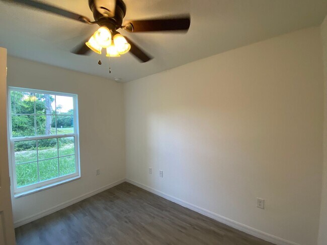 Building Photo - Custom Home - Desirable SW Ocala neighborh...