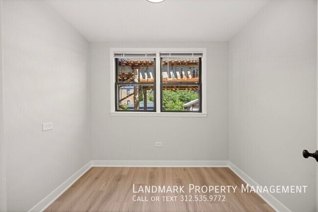 Building Photo - 2176 W Eastwood Ave