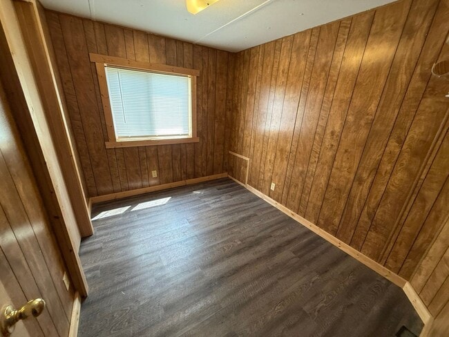 Building Photo - 3 Bed 2 Bath Updated Mobile Home with Fenc...