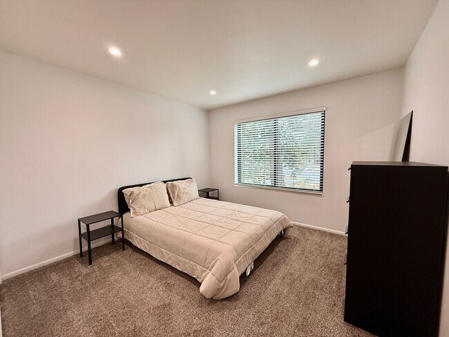 Building Photo - 41 Ridgecrest Dr