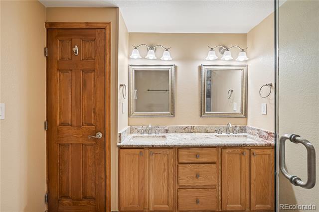 Building Photo - 9470 Kemper Dr