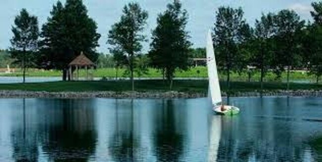 Building Photo - Shelby Township - 3 Bedroom, 2 Bath, End-Unit condo style w/Att Garage