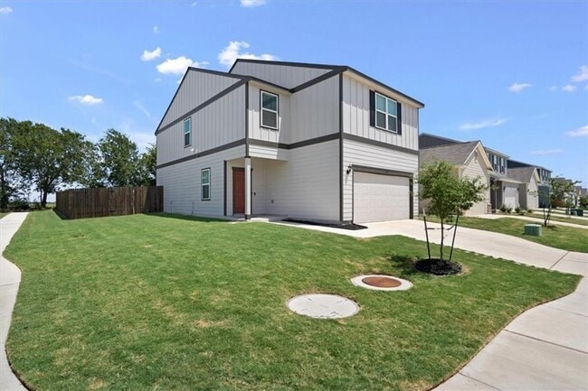 Building Photo - 6500 Routenburn St