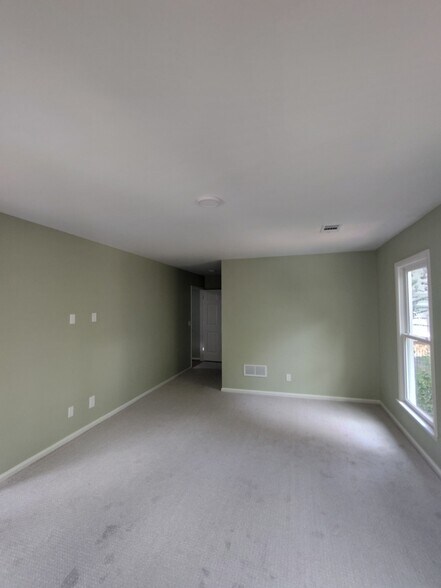 Building Photo - 3071 Lenox Rd NE