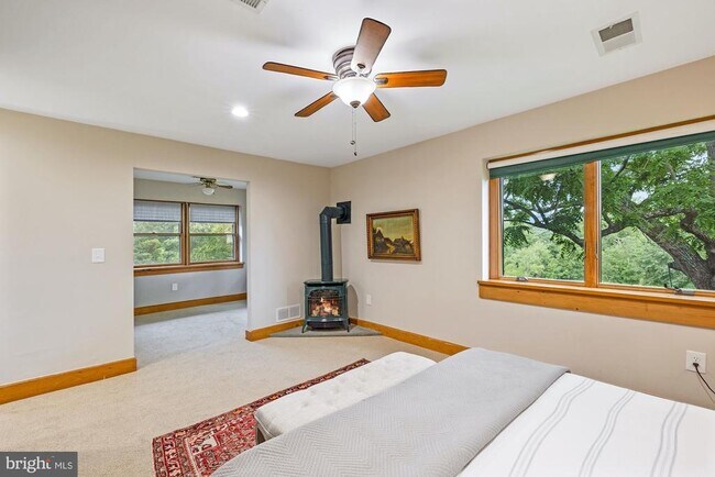 Building Photo - 35299 Snickersville Turnpike