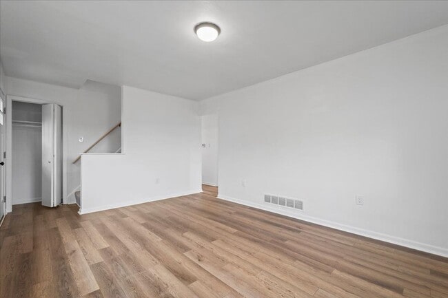 Building Photo - 1303 Cloverdale St