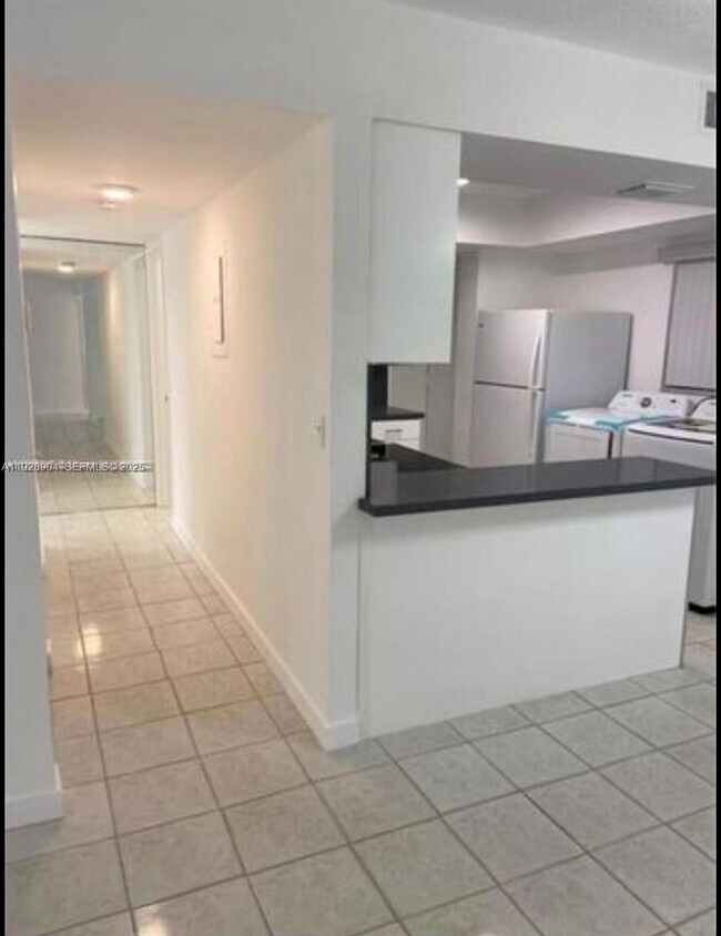 Building Photo - 8775 Park Blvd