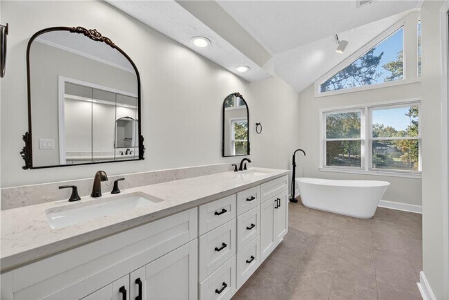 Building Photo - 1570 Greyfield Trce