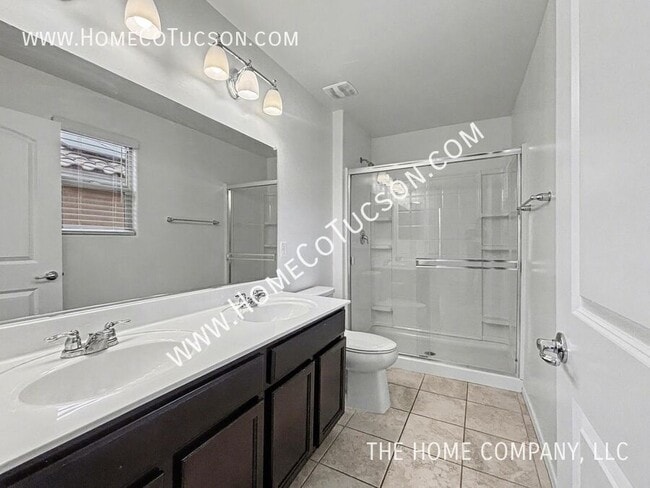 Building Photo - 955 W Calle Ronda