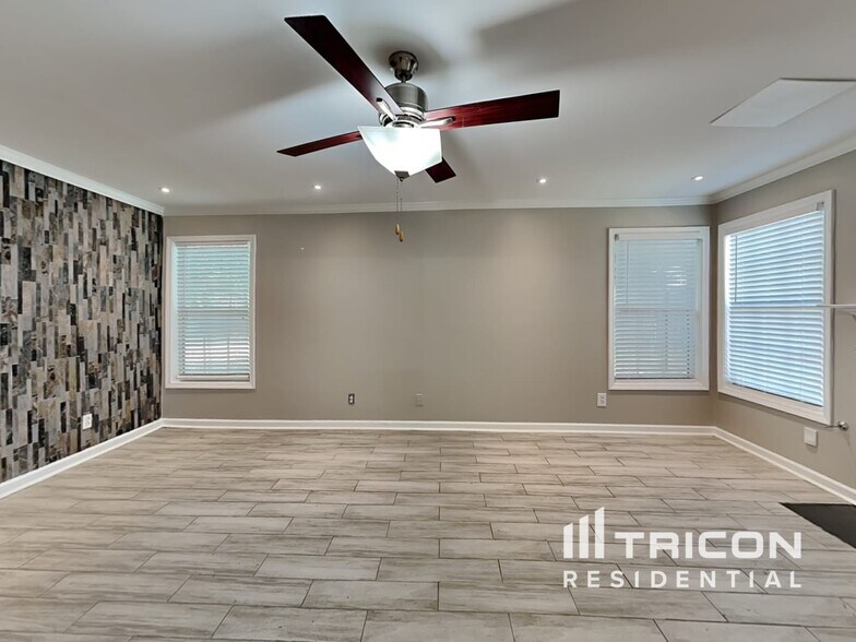 Building Photo - 1806 Dalton Way