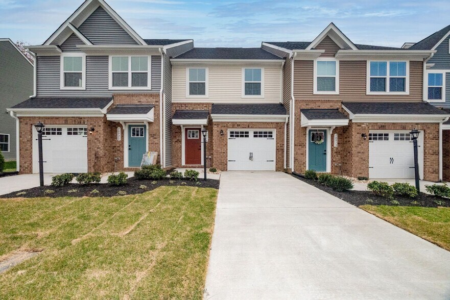 Building Photo - 10916 Genito Sq Dr