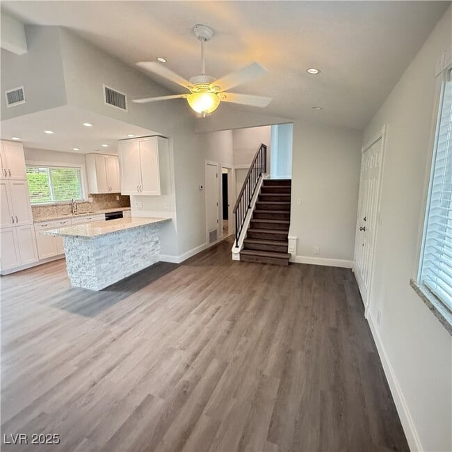 Primary Photo - 508 Woodcrest Ct