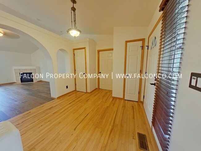 Building Photo - 8093 Fort Smith Rd