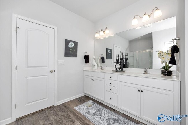 Building Photo - 106 Oak Fletcher Dr