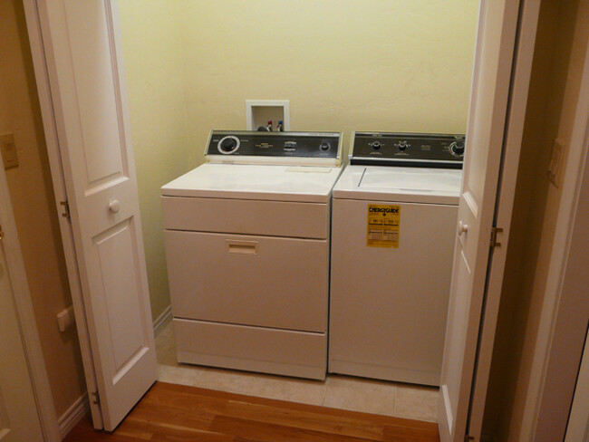 Full Size Washer & Dryer in closet - 46 Heather Ln