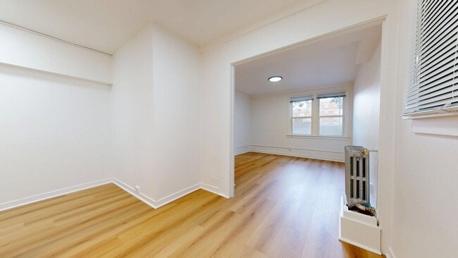 Building Photo - 1053 Bush St