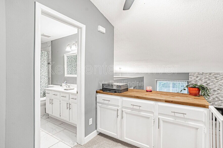 Building Photo - 18747 E Carmel Cir