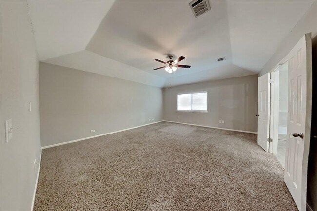 Building Photo - 9219 Palm Shores Dr