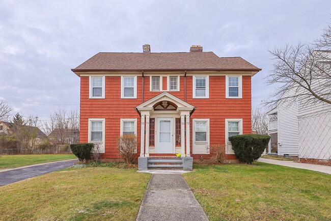 Building Photo - 3372 Sutton Rd