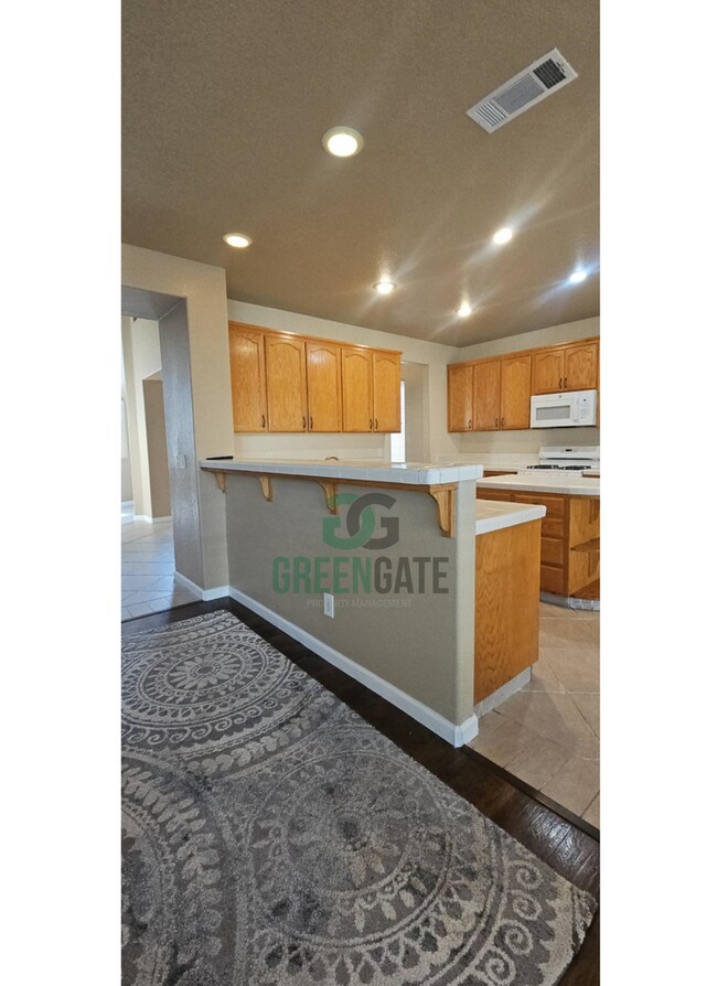 Building Photo - MOVE-IN SPECIAL 1/2 off 1st Months Rent!!! Spacious 4 Bedroom in Manteca!!! Ready