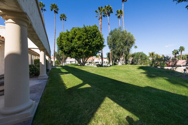 Building Photo - 156 Falls Ct