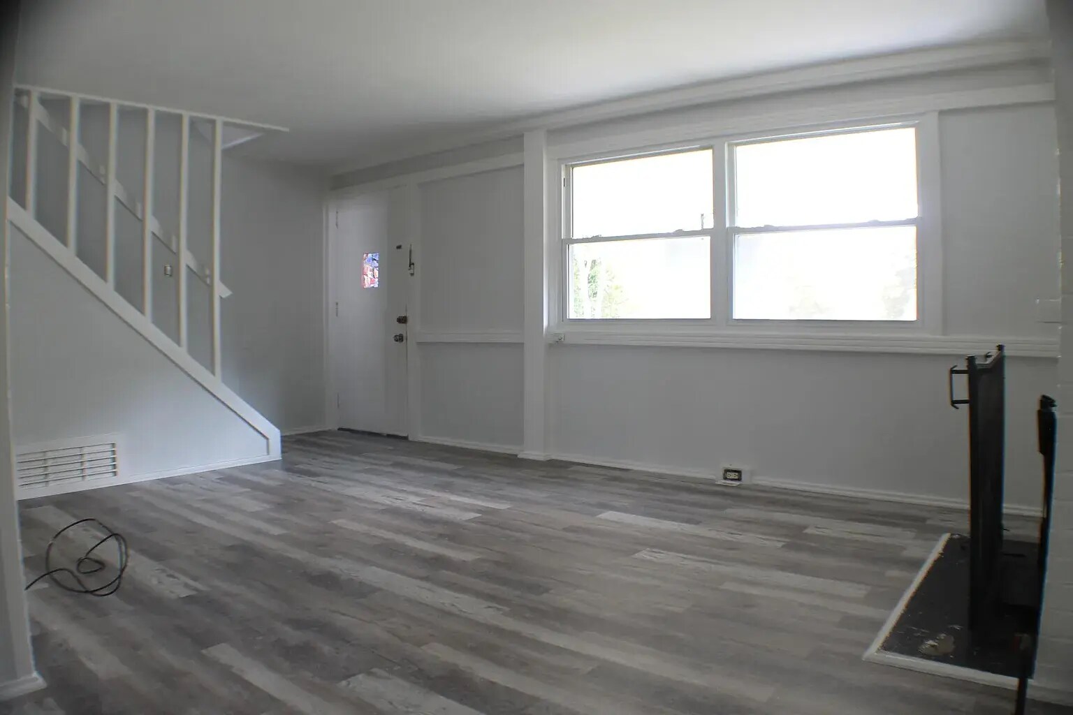 Building Photo - 318 E Fairview Rd