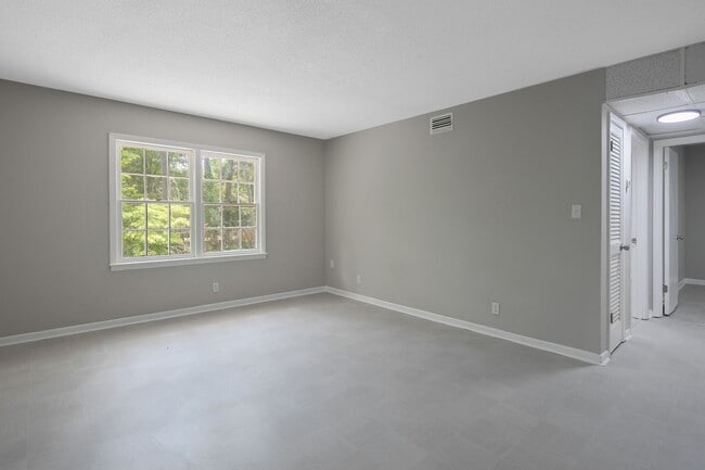 Building Photo - 1608 Fayette Ave