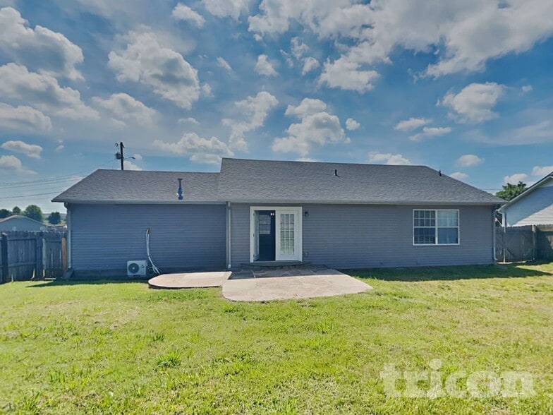 Building Photo - 531 Winning Dr