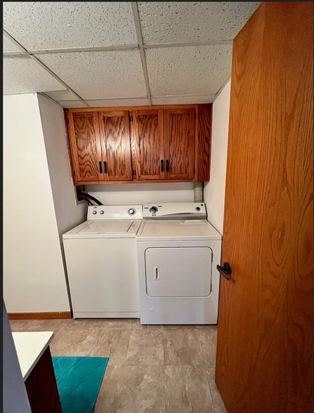washer /dryer - 884 N Prairie Ave