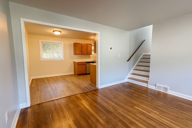 Building Photo - 8414 Dawn Dr