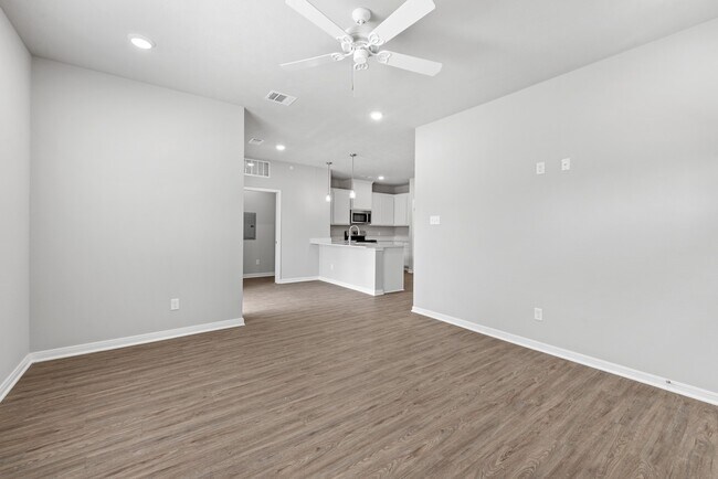 Building Photo - 1326 Prairie Dr