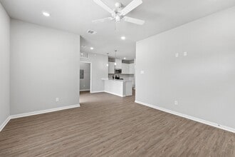 Building Photo - 1326 Prairie Dr