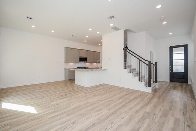 Building Photo - 571 Dry Fork Ln