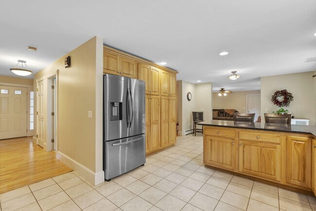 Building Photo - 9 Hoyt Dr