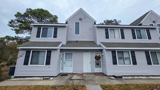 Building Photo - 500 Fairway Village Dr